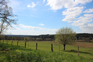 Blick von Silberborn über das Tal der Holzminde nach Südwesten