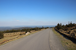 etwas weiter unten, Blick über die Brockenstraße nach Süden