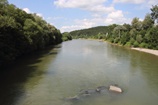 die Iller bei Immenstadt im Allgäu, Blick flussabwärts …