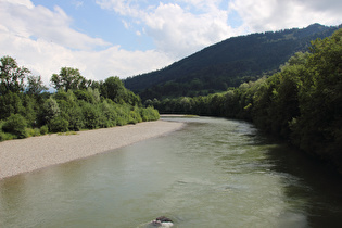 … und Blick flussaufwärts …