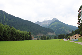 Blick auf das untere Ende der Westrampe der Hahntennjochstraße