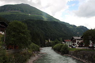 der Lech in Steeg, Blick flussaufwärts …