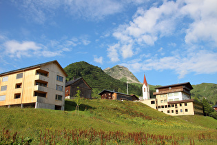 Warth, Blick auf v. l. n. r.: Wannenkopf und Warther-Horn