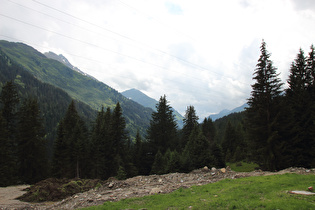 Blick über die Rosannaschlucht ins Verwall-Tal talaufwärts …