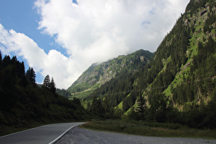 Blick auf höher gelegene Kehren