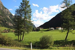 Blick über Platz zur Weißseespitze