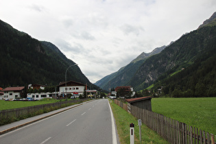 … und Blick talaufwärts auf Feichten