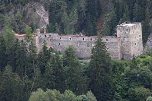 Zoom auf Burg Berneck