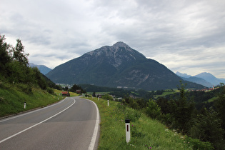 Blick über das Pfitztal auf den Tschirgant