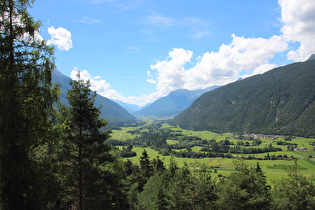 Westrampe des Holzleitensattel, Blick ins Gurgltal talabwärts, mittig im Hintergrund der Laggers …