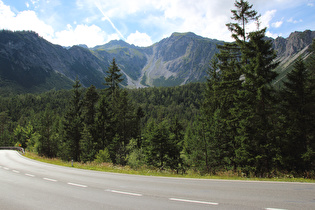 weiter oben, Blick in die Lechtaler Alpen …