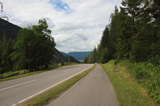 … und Blick voraus auf deutlich weniger alpines Gelände