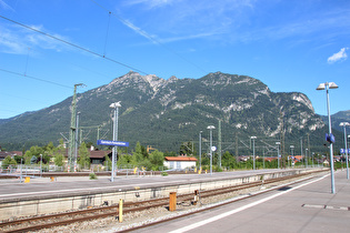 … und Blick nach Nordwesten auf den Kramerspitz