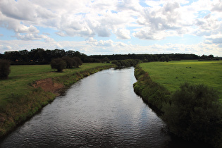 die Leine bei Helstorf, Blick flussaufwärts nach Süden …