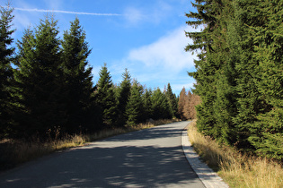 Brockenstraße, unteres Steilstück, Blick bergauf …