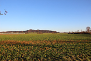 … und Blick nach Osten zum Benther Berg