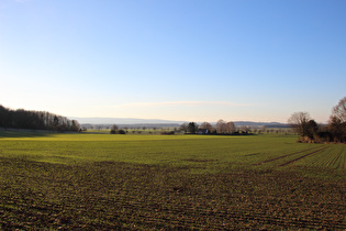 etwas weiter, Blick zum Deister und zum Stemmer Berg
