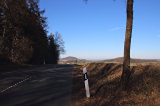 Passhöhe, Blick nach Norden zum Eschenberg, …