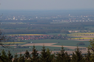 Zoom auf Leveste und dahinter Seelze