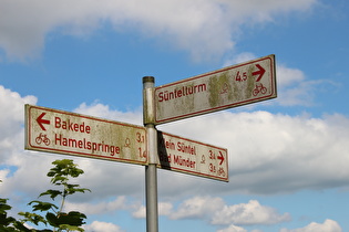 … ein Radwegweiser auf einen Berg, in Niedersachsen eher selten