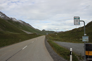 Blick von der Passhöhe ins Val d' Alvra