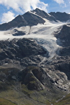 Zoom auf einen Teil des Cambrenagletschers und den Piz Caral