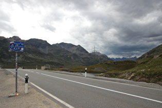 Blick auf den Lagh da la Cruseta und das Ospizio Bernina