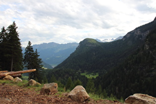 Blick auf den Motta da Balbalera und Poschiavo