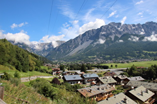 Blick über Santa Lucia auf Bormio und die Cresta di Réit