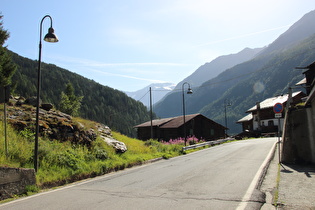 wenige hundert Meter nach Etappenstart, am Horizont der Palòn de la Mare