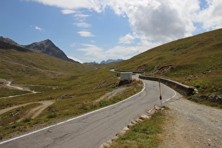 Blick bergauf ins Val di Gavia mit dem Torrente Gavia