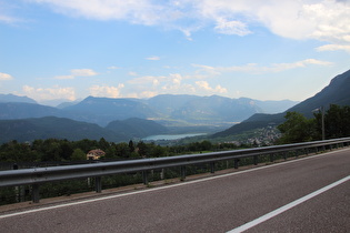 im unteren Bereich des Steilhangs, Blick nach Südosten ins Überetsch