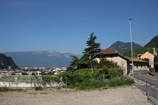 Etappenstart in Rentsch, Blick über Bozen zum Mendelkamm