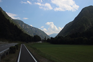 südlich von Mittewald, Blick talabwärts über eine Talstufe …