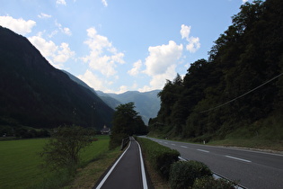 … und Blick talaufwärts Richtung Mittewald