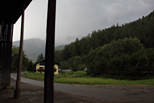 … mit Starkregen in den Bergen und auch zu viel Regen im Tal