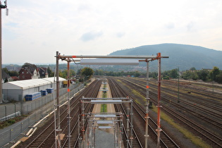 Blick von der temporären Gleisüberquerung nach Osten, …