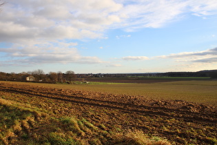 … und Blick nach Südosten Richtung Harz