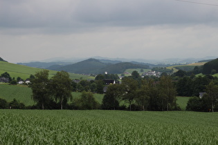 Zoom nach Osten über Ober- und Niedersalvey ins Sauerland