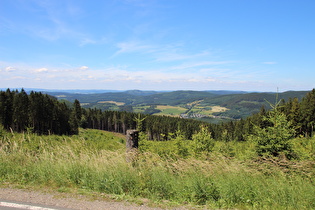 zwischen oberster Kehre und Passhöhe, Blick nach Nordwesten