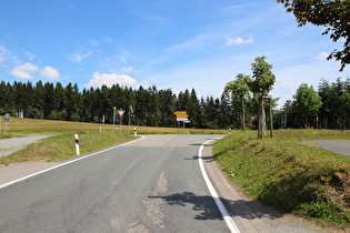 … und Blick zum Ende der Straße