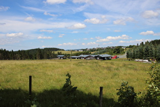 Blick von der Straße zum Kahlen Asten auf Altastenberg