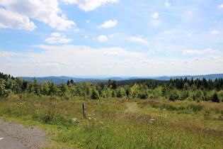 Parkplatz unterhalb des Gipfels, Blick nach Osten, …