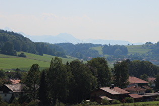 Zoom auf die Alpen am Horizont