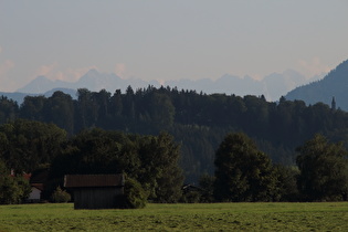 … Zoom auf den Wilden Kaiser am Horizont