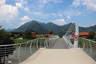 Blick über die Fahrrad- und Fußgängerbrücke nach Westen