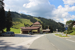 Blick über die Passhöhe nach Norden