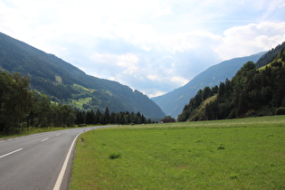 Blick talabwärts über eine Talstufe im Iseltal