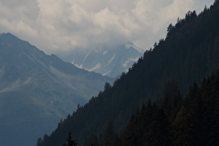 Zoom auf den Lenkstein (Gipfel in Wolken)