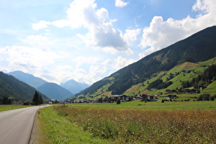 Blick talaufwärts über St. Jakob